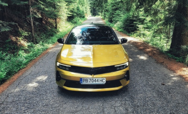 Изцяло новото поколение на емблемата Astra на Opel отбеляза световната
