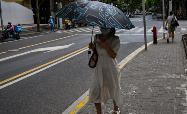 Няколко китайски градове отбелязаха във вторник поредни рекордно високи температури
