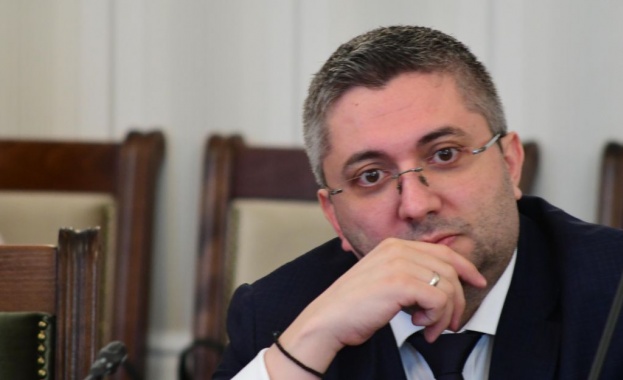 Петорна компютърна експертиза на снимките и видеото на бившия премиер