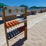 Плаж в България си реши проблема с хвърлянето на фасове в пясъка