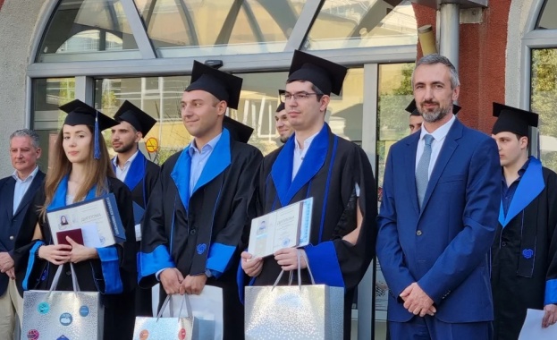 Глобалният доставчик на свързаност и телеком услуги Нетера финансира четири