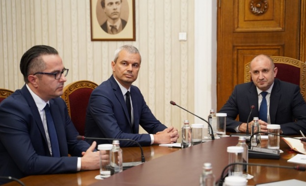 „Възраждане” при президента: Ако получим мандата, ще предложим широк кабинет с консенсусен премиер „Възраждане” при президента: Ако получим мандата, ще предложим широк кабинет с консенсусен премиер