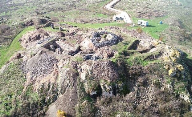 Започнаха разкопките на водохранилището на замъка на средновековния град Русокастро.