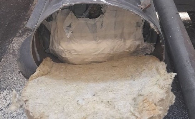 Над 10 килограма марихуана в газова бутилка на лек автомобил