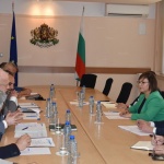 Нинова на среща с работодателите: Имаме рекорден ръст на промишлено производство и очакваме да вдигате заплатите