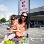  Мария Илиeва пазарува в Kaufland