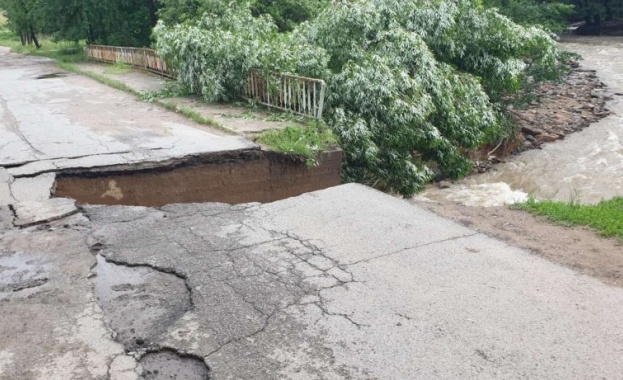 Щетите от поройните дъждове във Вършец паднали в периода 11 13