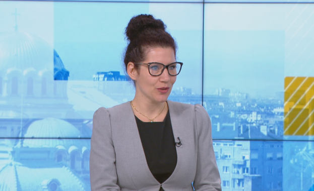 След като кризисният щаб на кабинета Петков посрещна най голямата бежанска