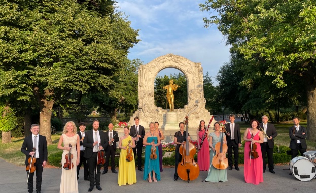 Радецки марш Прилепът Цигански барон На хубавия син Дунав са