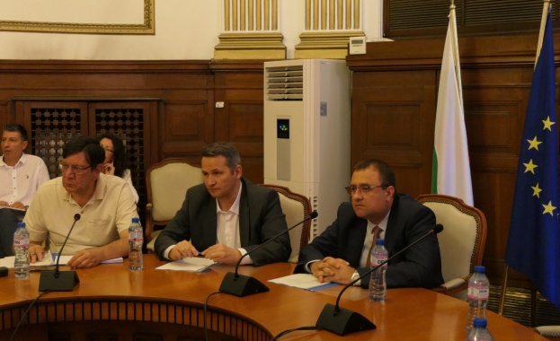 Следващата седмица ще търсим възможности да бъде внесен текст който