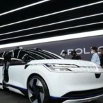 Поглед в бъдещето: Нов модел автономно такси представиха в Китай