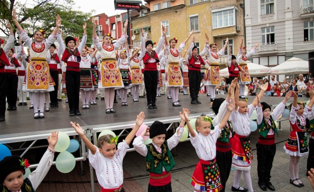 Феерия от звуци ритми и красота от Аржентина Бразилия Румъния