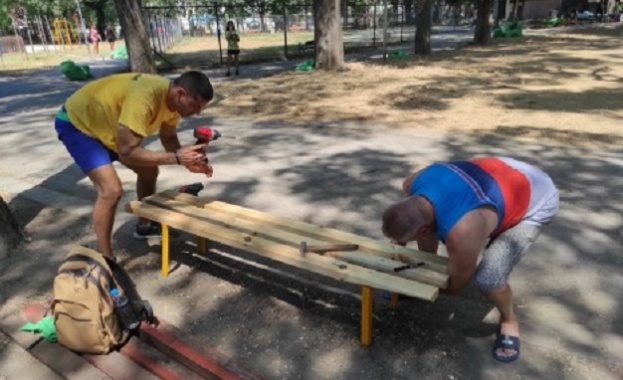 Ентусиасти започнаха преобразяването на парк Елин Пелин във варненския кв