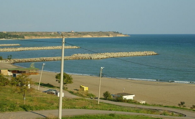 Свлачището на алеята към бургаския квартал Сарафово се разраства Достъпът