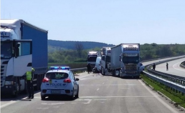 Жена загина в тежка катастрофа на АМ Тракия Тежка злополука на