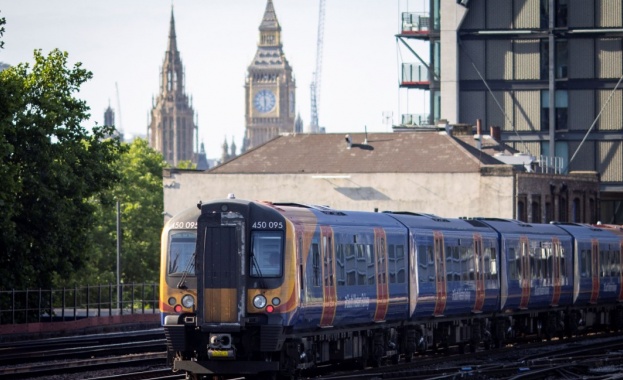 Великобритания днес е изправена пред смущения в железопътния транспорт заради