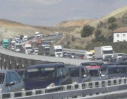 Натоварен трафик по пътищата в цяла България (Обновена)