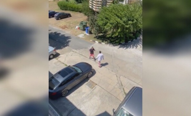 Скандален клип с агресия от страна на свещеник към руски