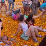 Традиционен бой с цветя във Валенсия