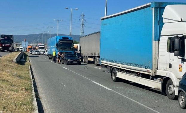 Над 10 км тапа от коли се е образувала на Софийския околовръстен път