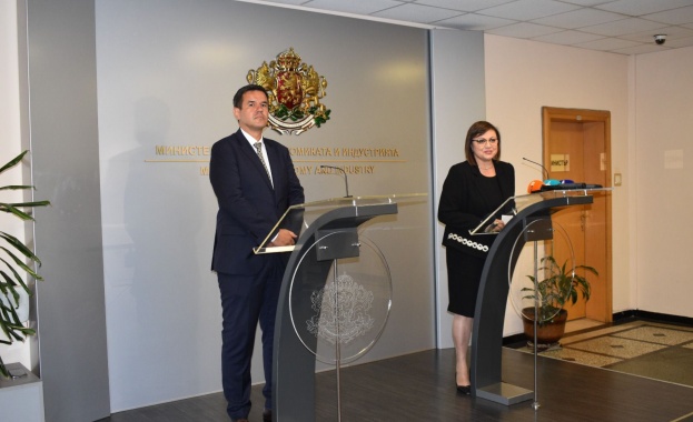 Предавам управлението на министерството с три добре свършени неща един