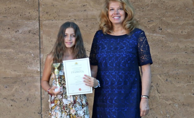 Йотова удостои лауреатите в ежегодните конкурси за деца и юноши на Изпълнителната агенция за българите в чужбина