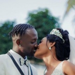 Футболист пропусна сватбата си, брат му го замести