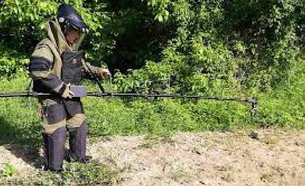 Специализиран екип от Сухопътните войски обезопаси и иззе невзривен боеприпас