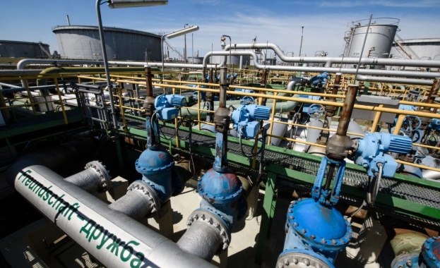 Петролът поскъпва след спиране на руските петролни потоци към Европа през тръбопровода 