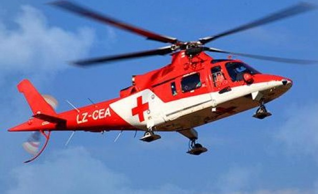 Вторият медицински хеликоптер премина летателни тестове в присъствието на българската