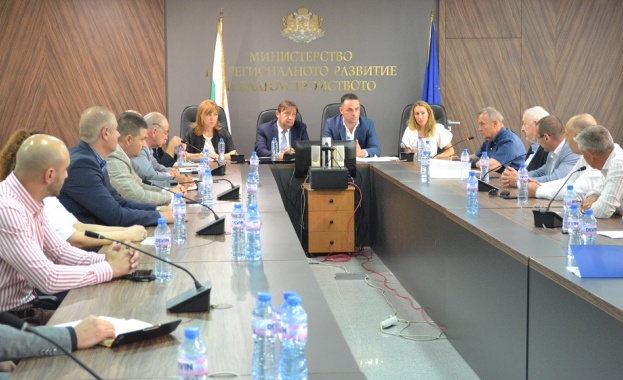 Възложил съм в рамките на следващите десет дни да има