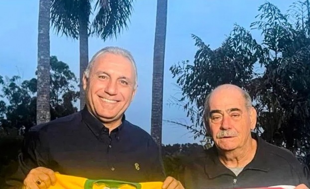 След Ромарио и Бебето пред микрофона на Христо Стоичков застана