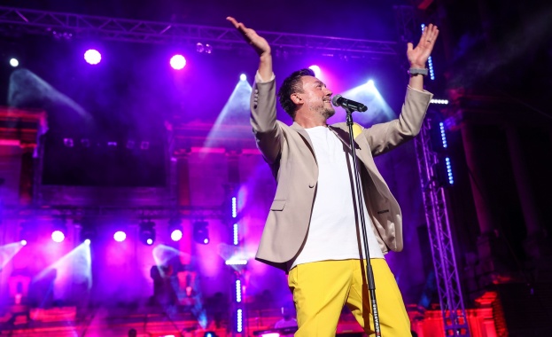 Хиляди пяха с Любо Киров на незабравим концерт в Античния театър в Пловдив