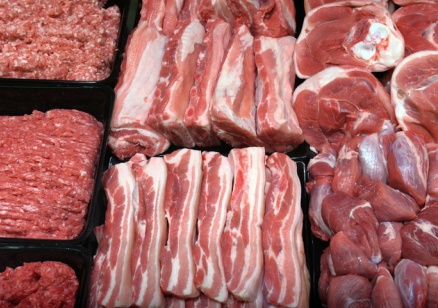 След сигнал на БАБХ: Прокуратурата влезе в обекти за обработка на месо в Ихтиман