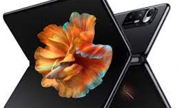 Смартфонът Xiaomi MIX Fold 2 и Xiaomi Pilot Technology бяха представени в Китай