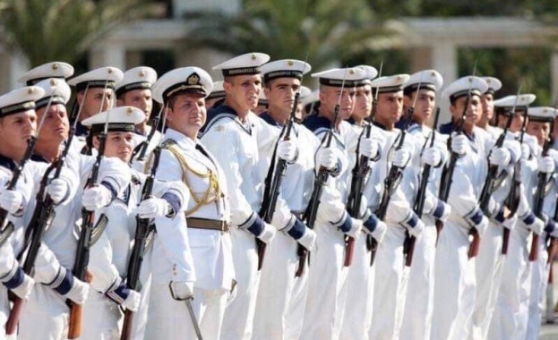 Министърът на отбраната ще поздрави ВМС по случай 143-ата годишнина от създаването им