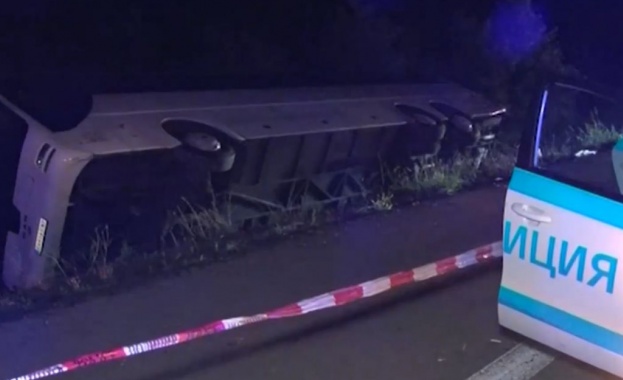 Сръбският автобус катастрофира самостоятелно на магистрала Тракия и се обърна
