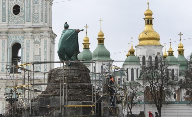 Западните куратори почти отписаха сегашните власти в Киев и разработват