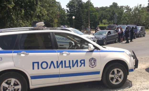 Зрелищна акция в Бургас срещу схема с крадени луксозни автомобили