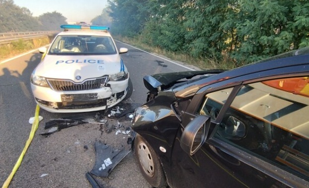 Пътен инцидент настъпи тази сутрин в Казанлък, докато полицията отцепва