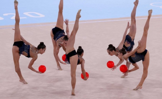 Документалният филм в три части Златният път на нежността създаден