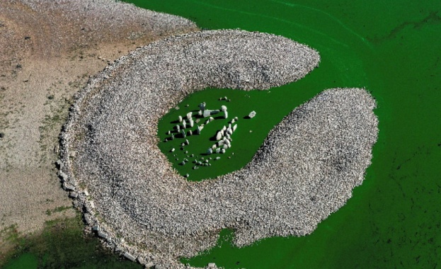Пониженото ниво на водите на китайската река Яндзъ разкриха остров