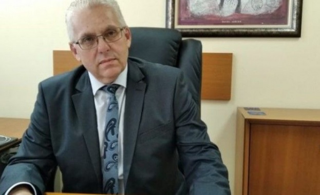 В 04 54 ч е направен опит да бъде спрян автобуса