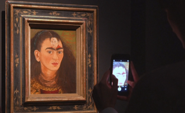 Изложиха емблематичен автопортрет на Фрида Кало в музей в Буенос Айрес