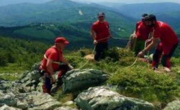 След тежката акция по въздух в Пирин говори екипажът на