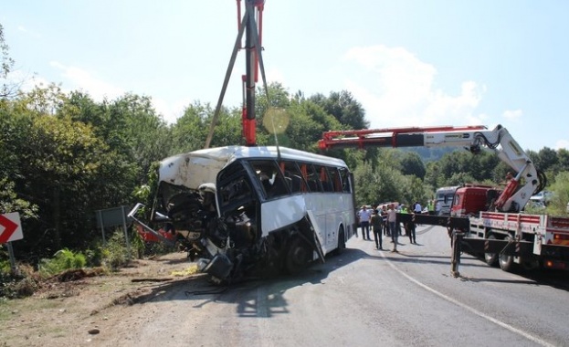 Петима загинали и 38 ранени при нов инцидент с автобус