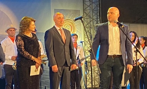 Служебният министър д р Илин Димитров участва в официалното откриване на