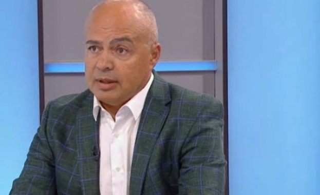 Служебното правителство в първия месец от своето управление успя да