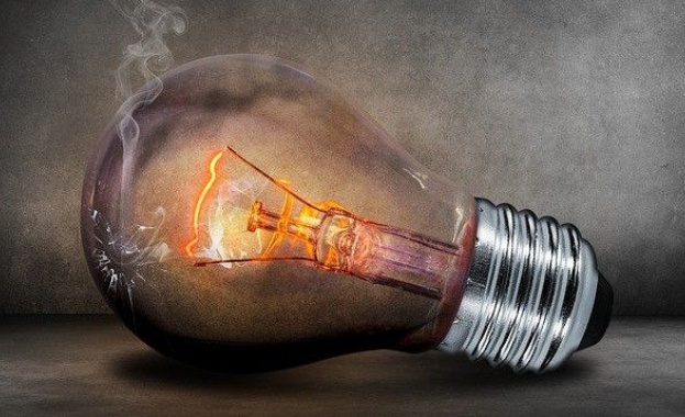 Референтната цена на електроенергията в Европа спадна с повече от