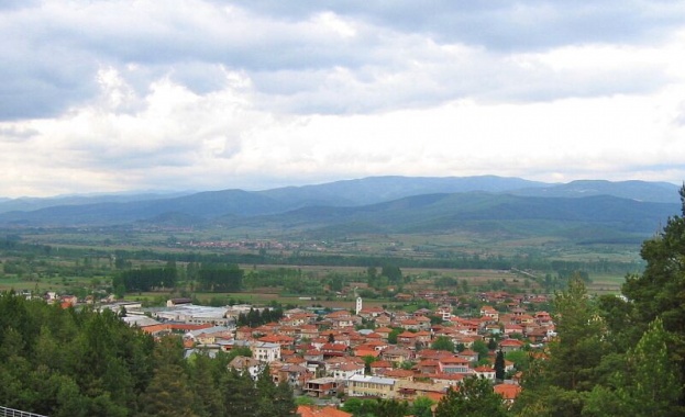 В Хаджидимово вече ще глобяват за псувня на улицата Целта е